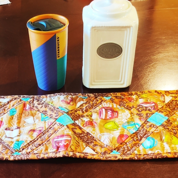 🗺️ Table Runner Homemade Quilted Coffee Cafe Caffeine Themed EUC 32 ½" x  8 ½" - Picture 10 of 12